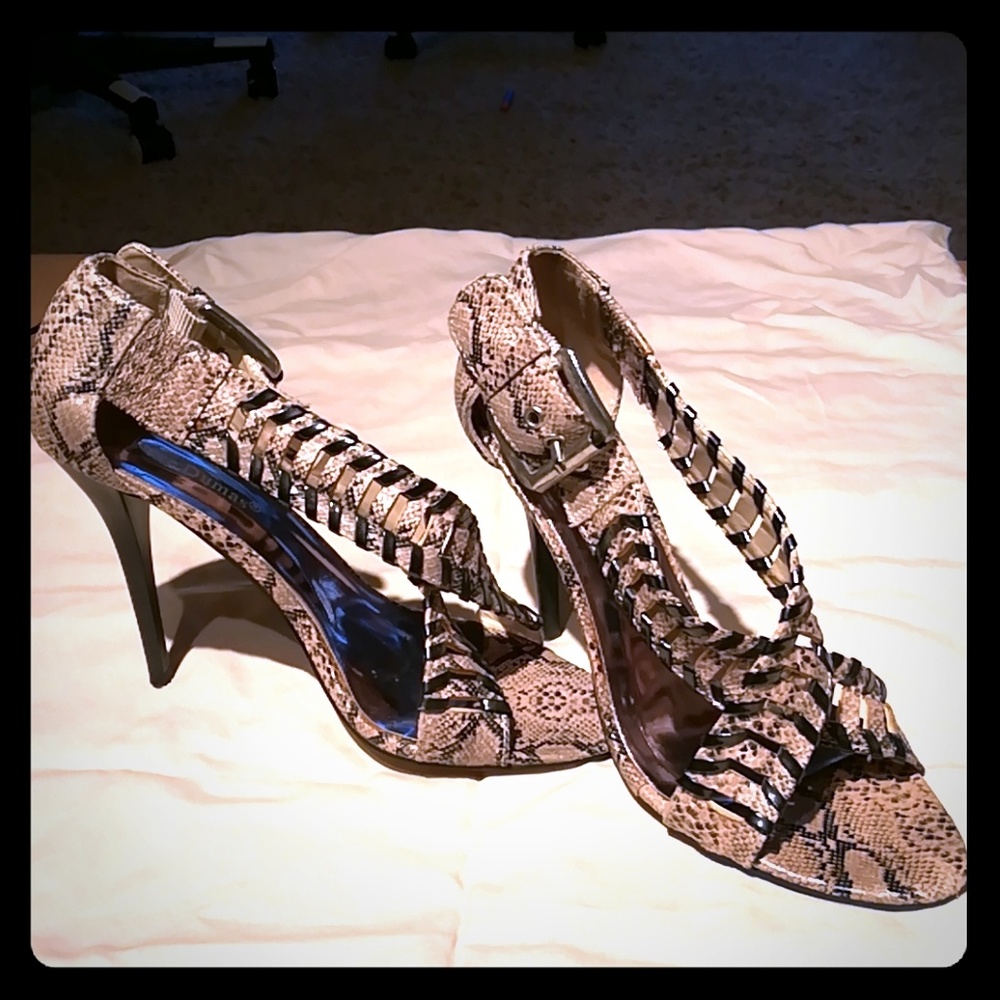 Pierre Dumas size 7 heels